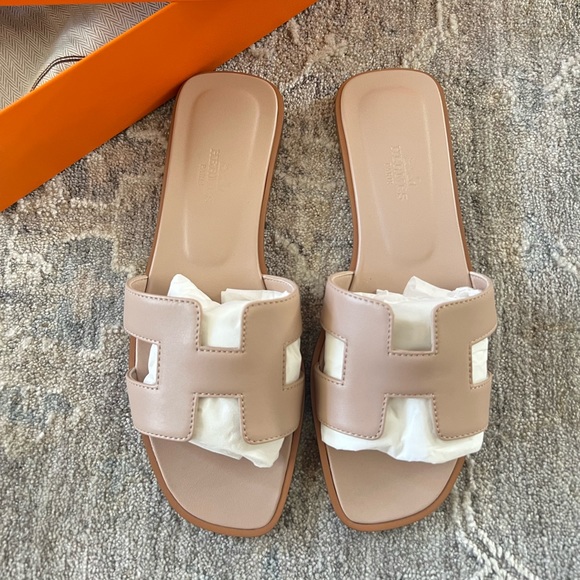 Hermes Oran Nude Light Beige 36 - Picture 2 of 9